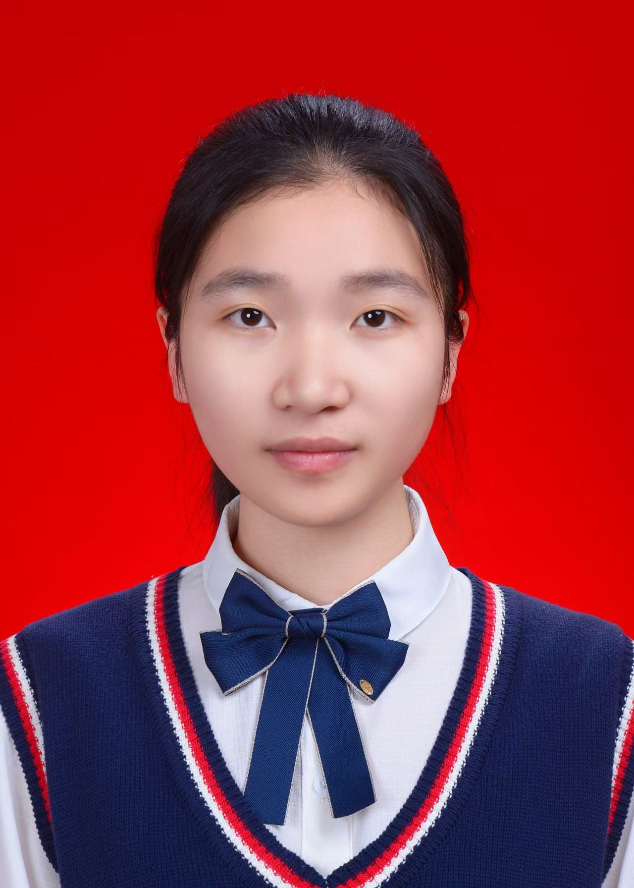 李诗妍证件照
